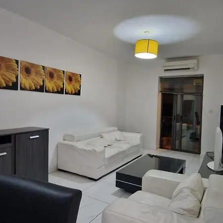In A Flat Swieqi Kwatera prywatna